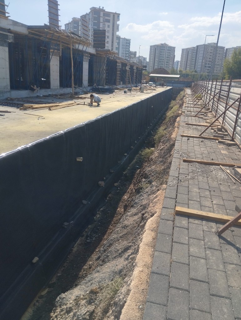 Diyarbakır’da perde duvar su izolasyonu